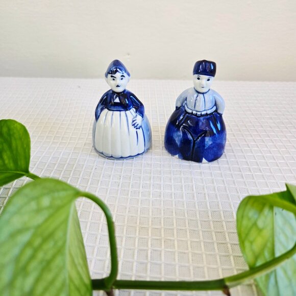 3/$55✌️ Vintage Mid Century Delft Blue Holland Couple Bells - Picture 2 of 5